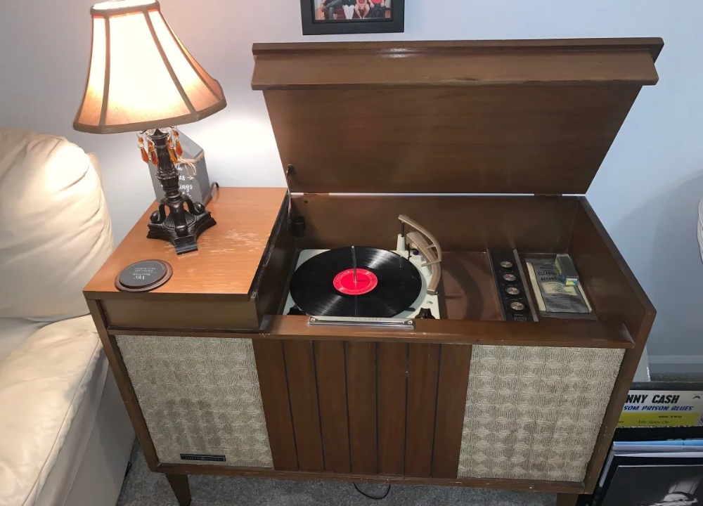 Record player console